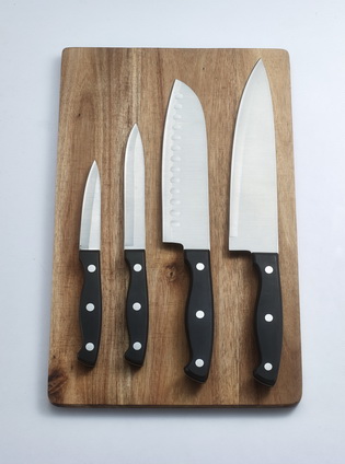GTKC0950 5pcs cutlery with Acacia wood cutting board