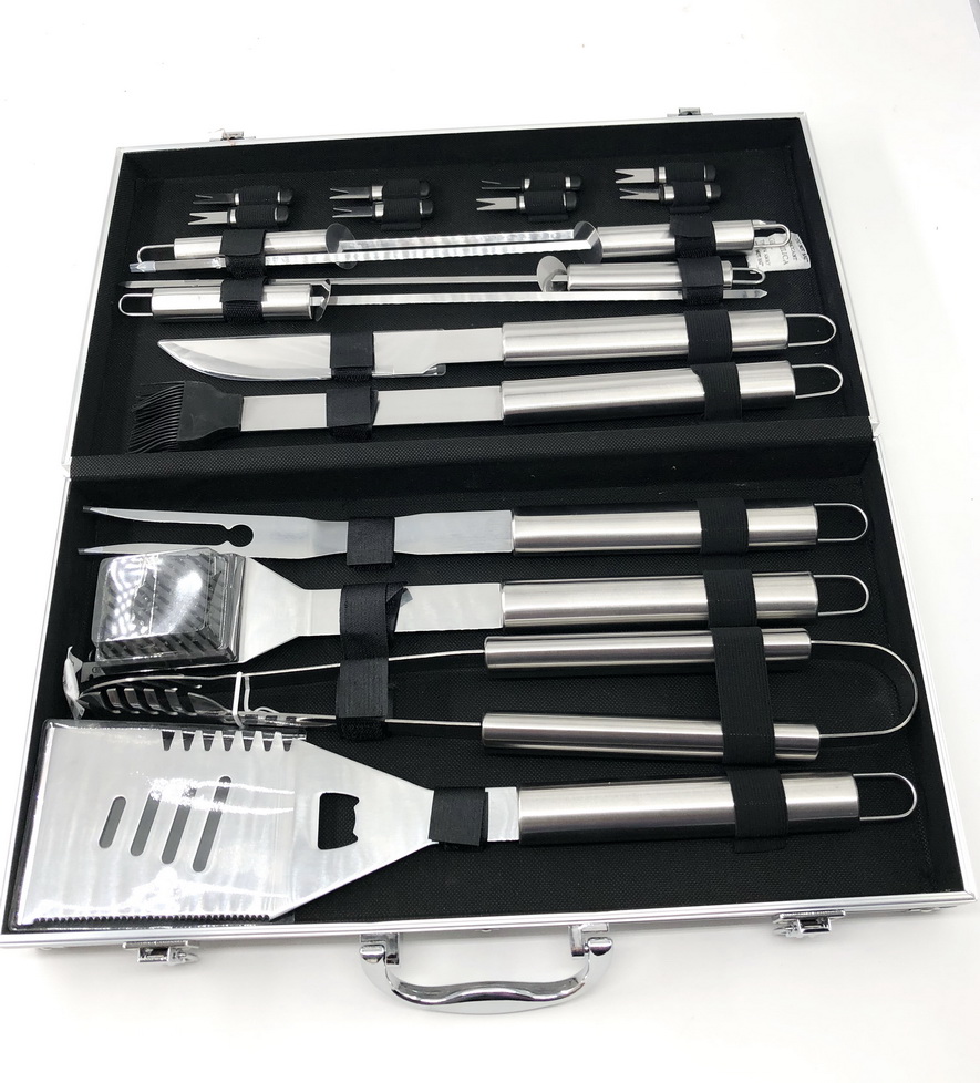 GT0843 18pcs BBQ tools with aluminum case